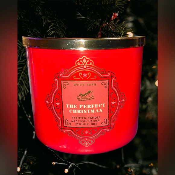 White Barn/ Bath & Body Works The Perfect Christmas 3 Wick Candle - Picture 1 of 1